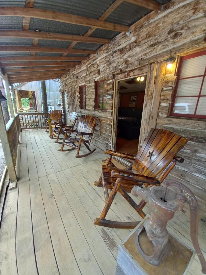Acorn Hideaways Canton Old West Bunkhouse For 9 - Trail'S End Corral Exterior photo